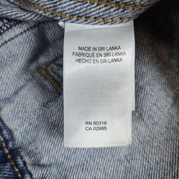 Lucky Brand Women's Denim Jacket NEW‎ NWT Size M Rose Pattern Floral 100% Cotton - Picture 5 of 13